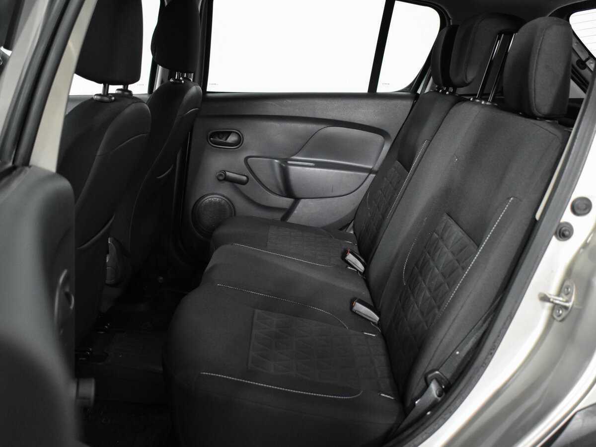 Renault Sandero с пробегом — 2017 год. Фото: #9