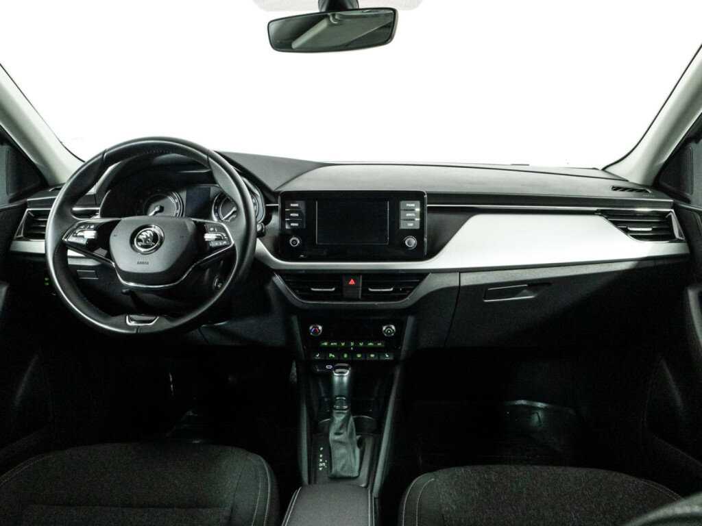 Skoda Rapid с пробегом — 2021 год. Фото: #12