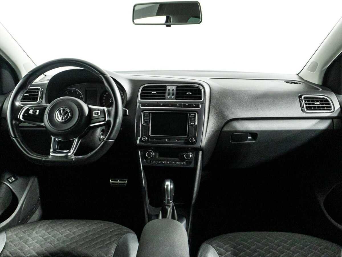 Volkswagen Polo с пробегом — 2018 год. Фото: #12