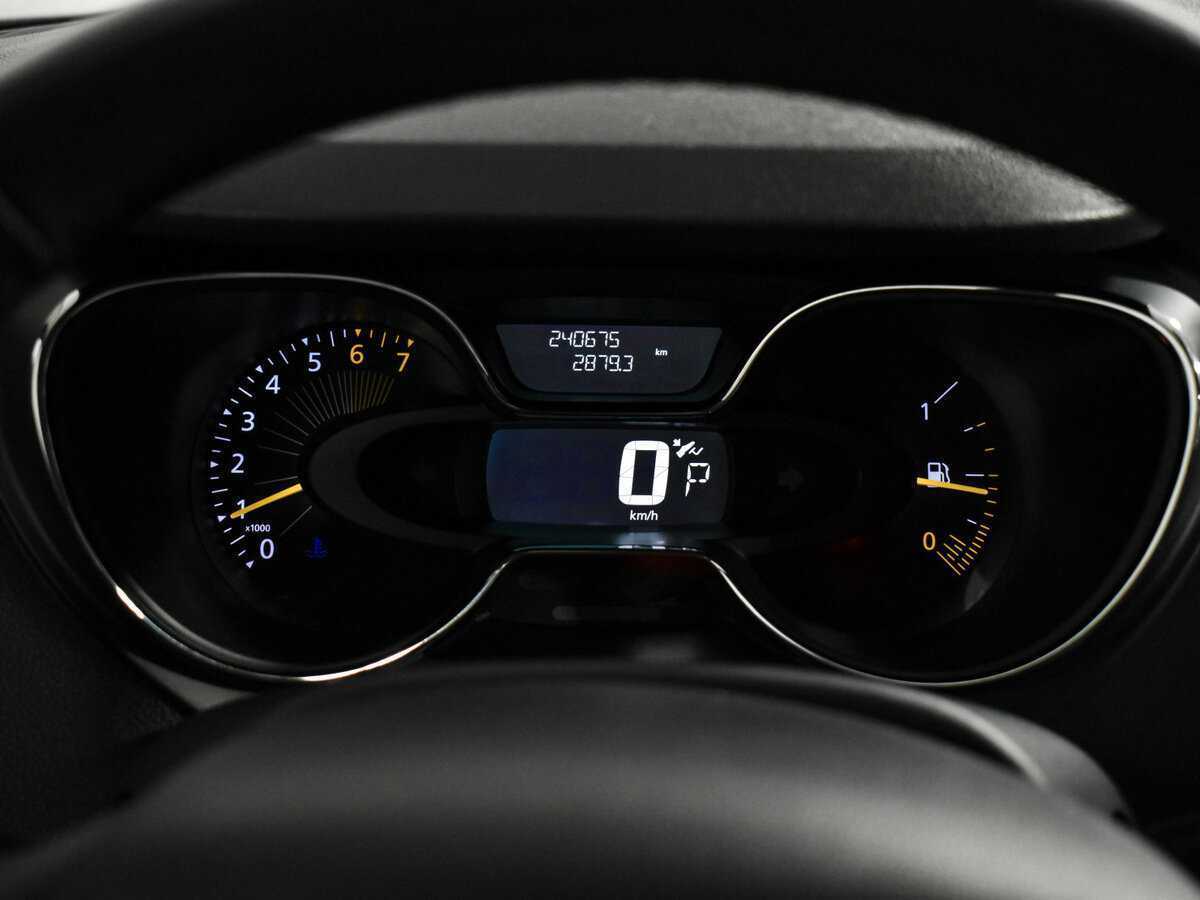 Renault Kaptur с пробегом — 2016 год. Фото: #17