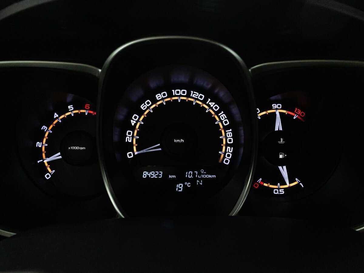 Lada (ВАЗ) Vesta с пробегом — 2019 год. Фото: #11