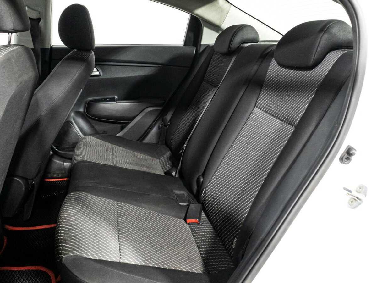 Kia Rio с пробегом — 2018 год. Фото: #9