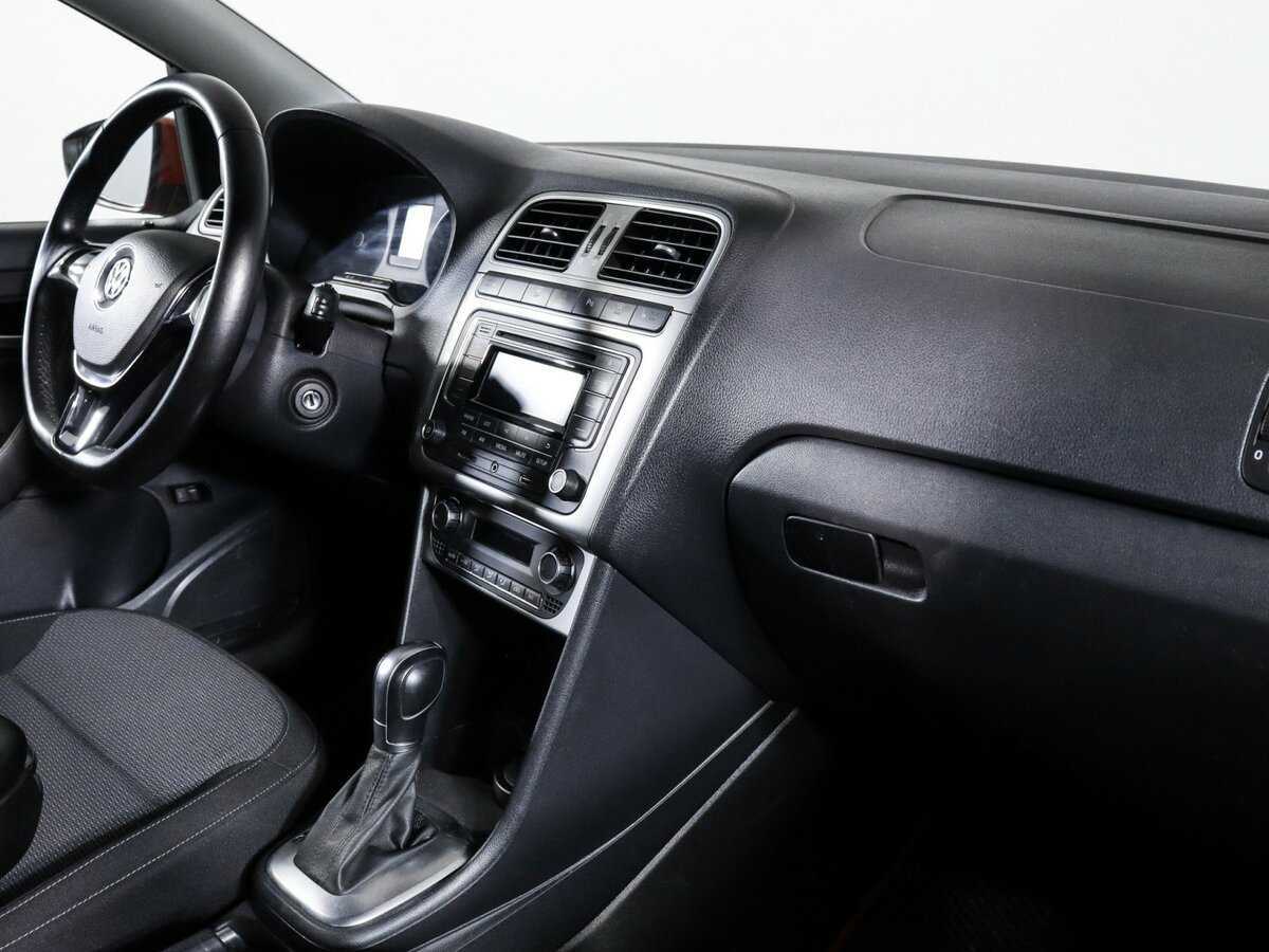 Volkswagen Polo с пробегом — 2018 год. Фото: #8