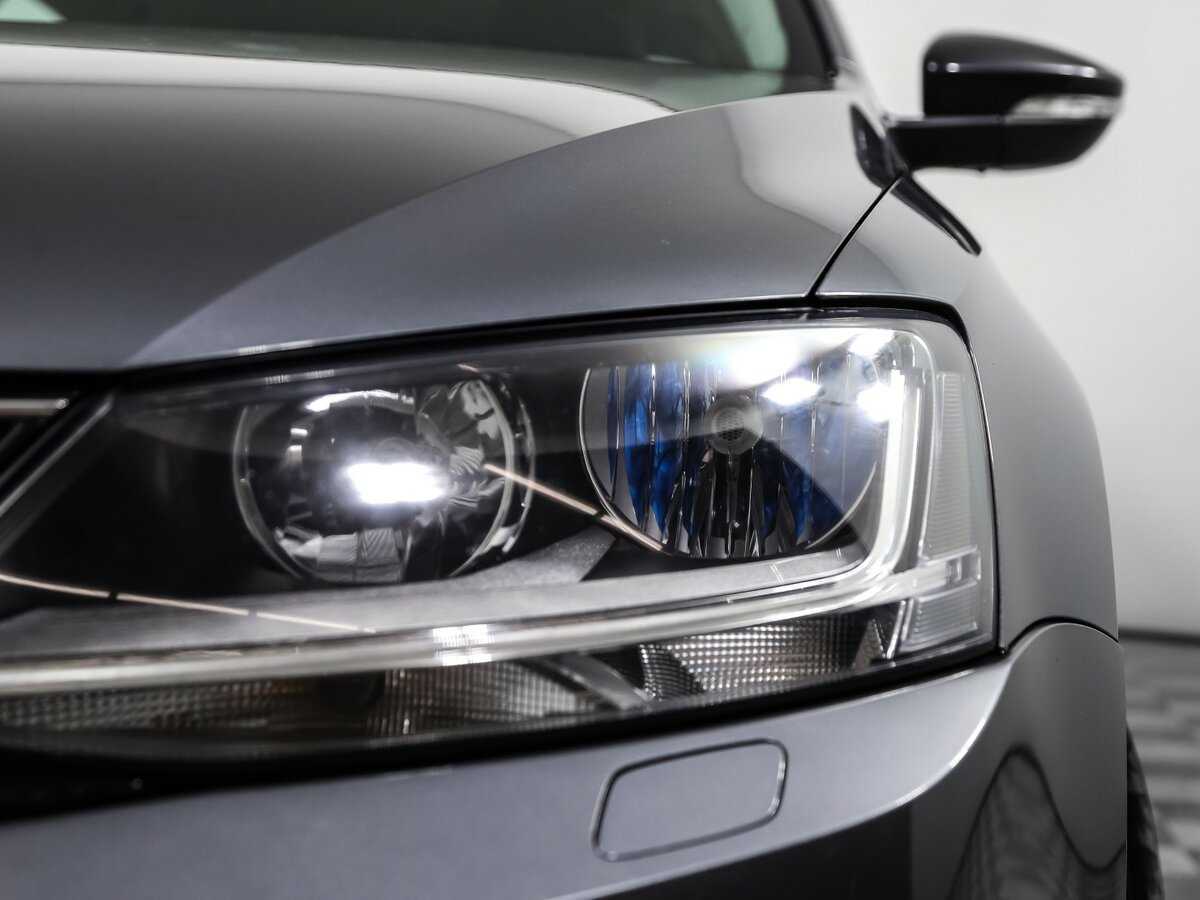 Volkswagen Jetta с пробегом — 2017 год. Фото: #14