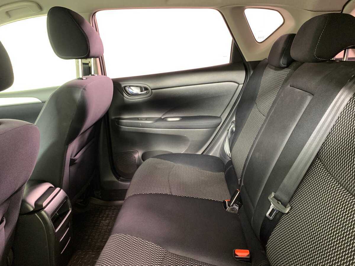 Nissan Tiida с пробегом — 2015 год. Фото: #18