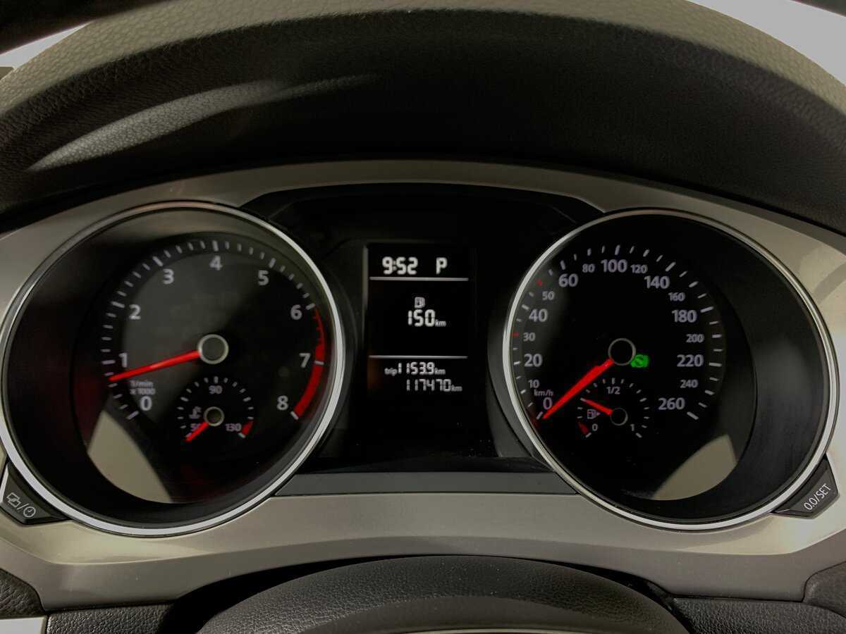 Volkswagen Jetta с пробегом — 2017 год. Фото: #13