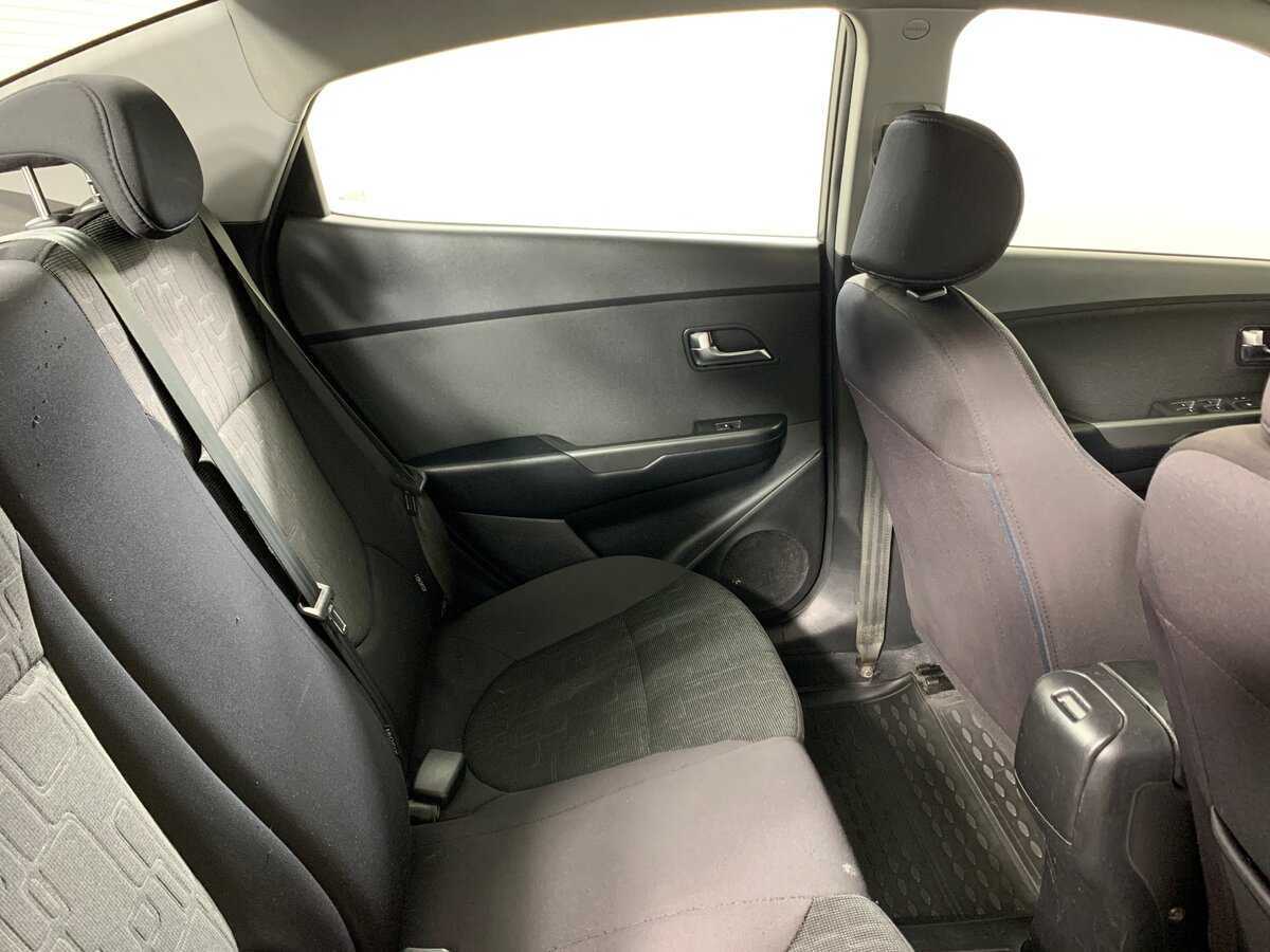 Kia Rio с пробегом — 2015 год. Фото: #17