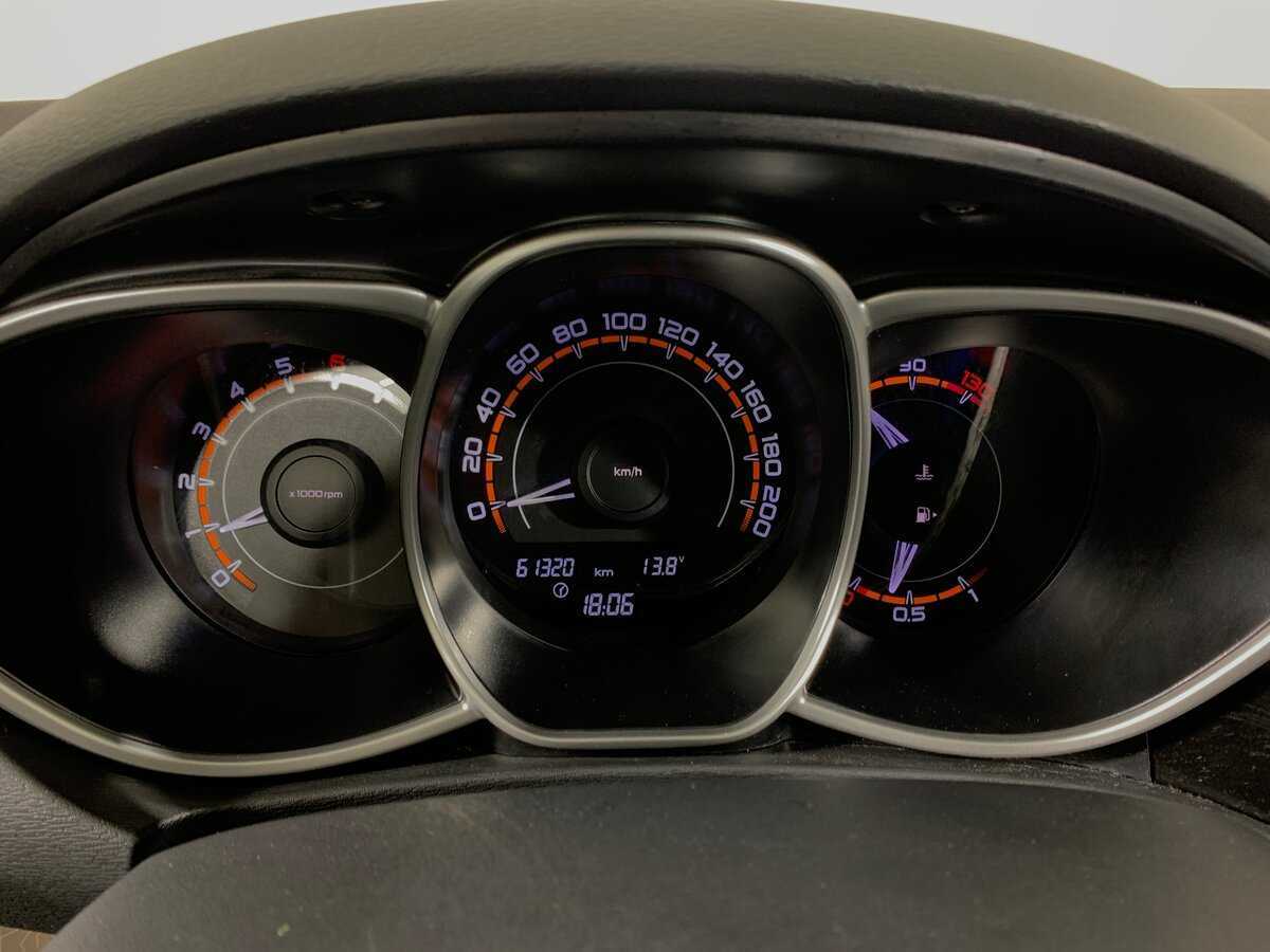 Lada (ВАЗ) Vesta с пробегом — 2018 год. Фото: #14