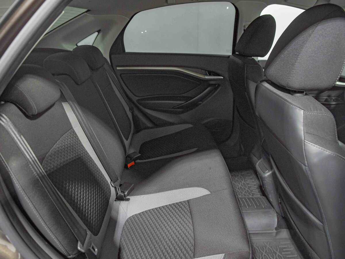 Lada (ВАЗ) Vesta с пробегом — 2019 год. Фото: #14