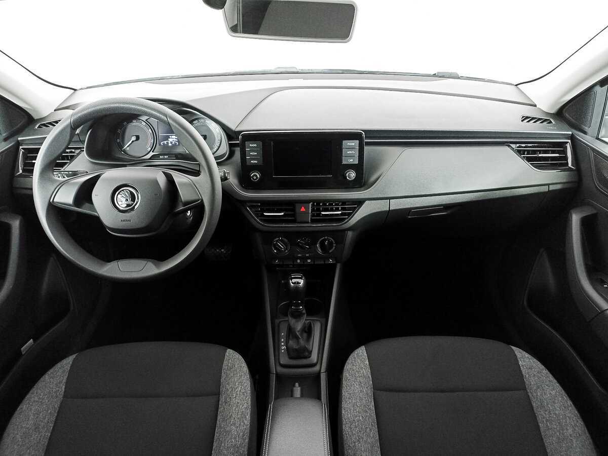 Skoda Rapid с пробегом — 2021 год. Фото: #13