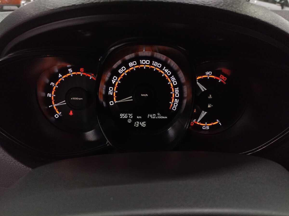 Lada (ВАЗ) Vesta с пробегом — 2019 год. Фото: #12