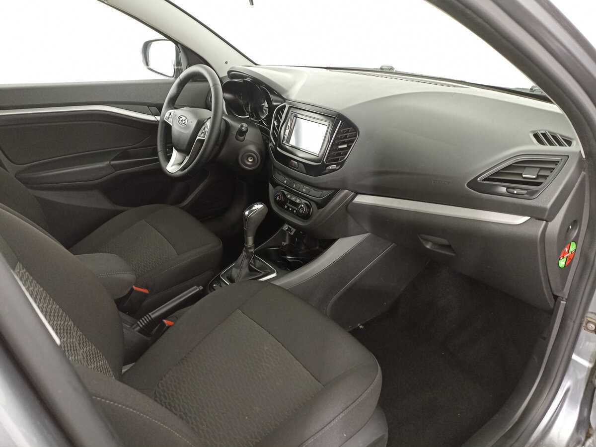 Lada (ВАЗ) Vesta с пробегом — 2020 год. Фото: #10