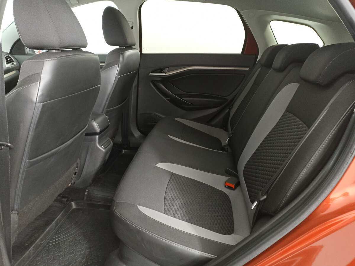 Lada (ВАЗ) Vesta с пробегом — 2019 год. Фото: #11