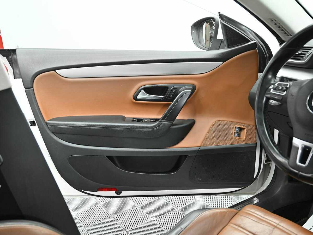 Volkswagen Passat CC с пробегом — 2013 год. Фото: #6