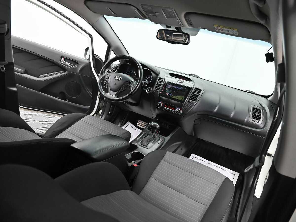 Kia Cerato с пробегом — 2013 год. Фото: #8