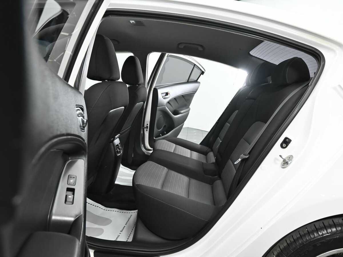 Kia Cerato с пробегом — 2013 год. Фото: #14