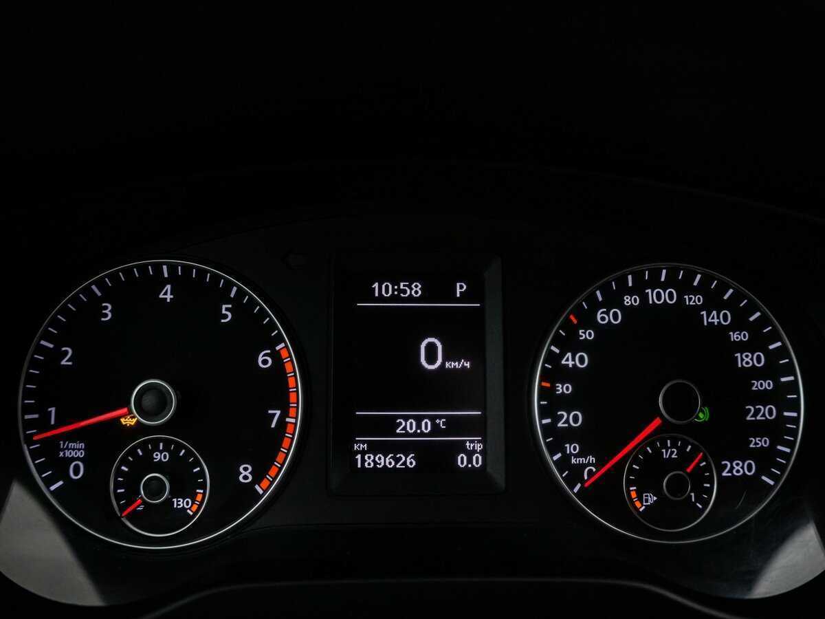 Volkswagen Jetta с пробегом — 2012 год. Фото: #19