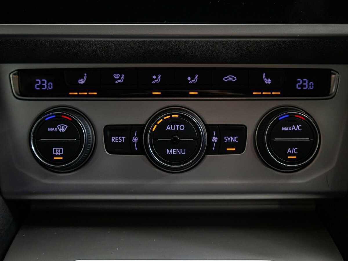 Volkswagen Passat с пробегом — 2018 год. Фото: #11