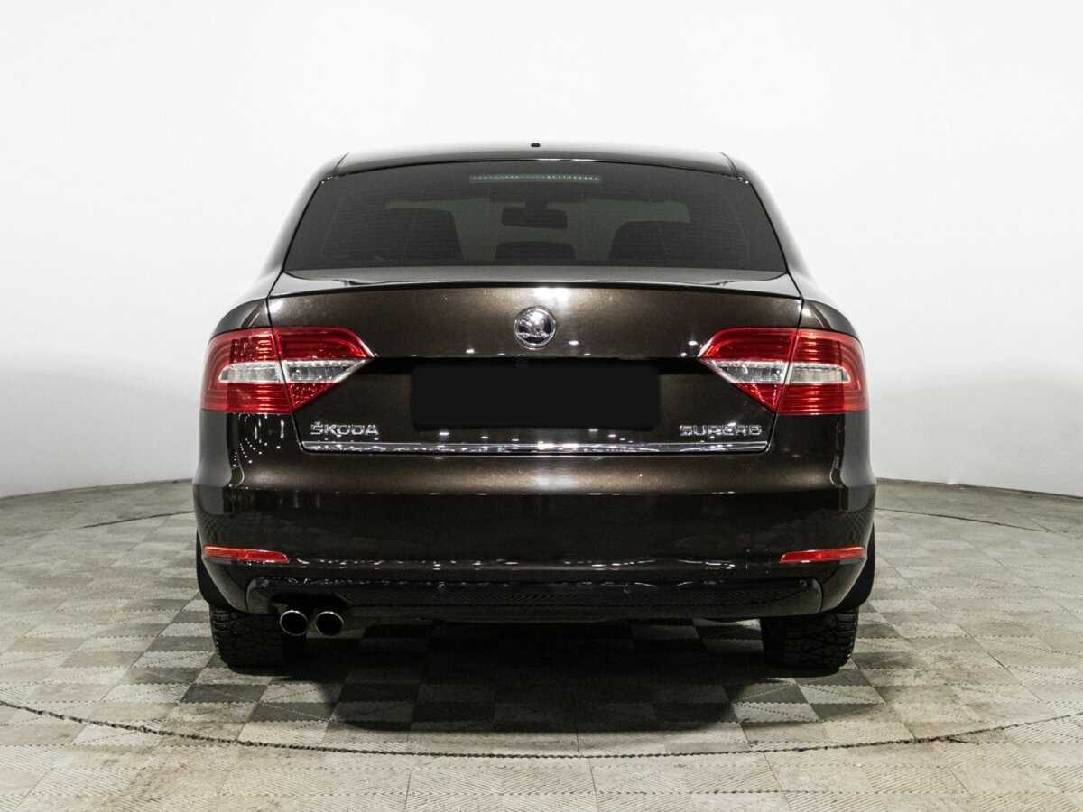 Skoda Superb с пробегом — 2014 год. Фото: #5