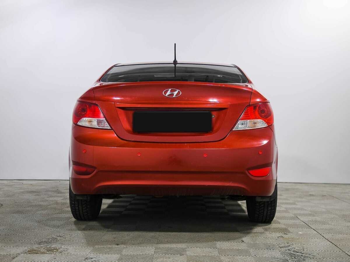 Hyundai Solaris с пробегом — 2012 год. Фото: #3