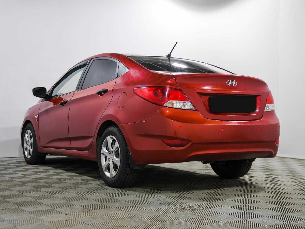 Hyundai Solaris с пробегом — 2012 год. Фото: #4