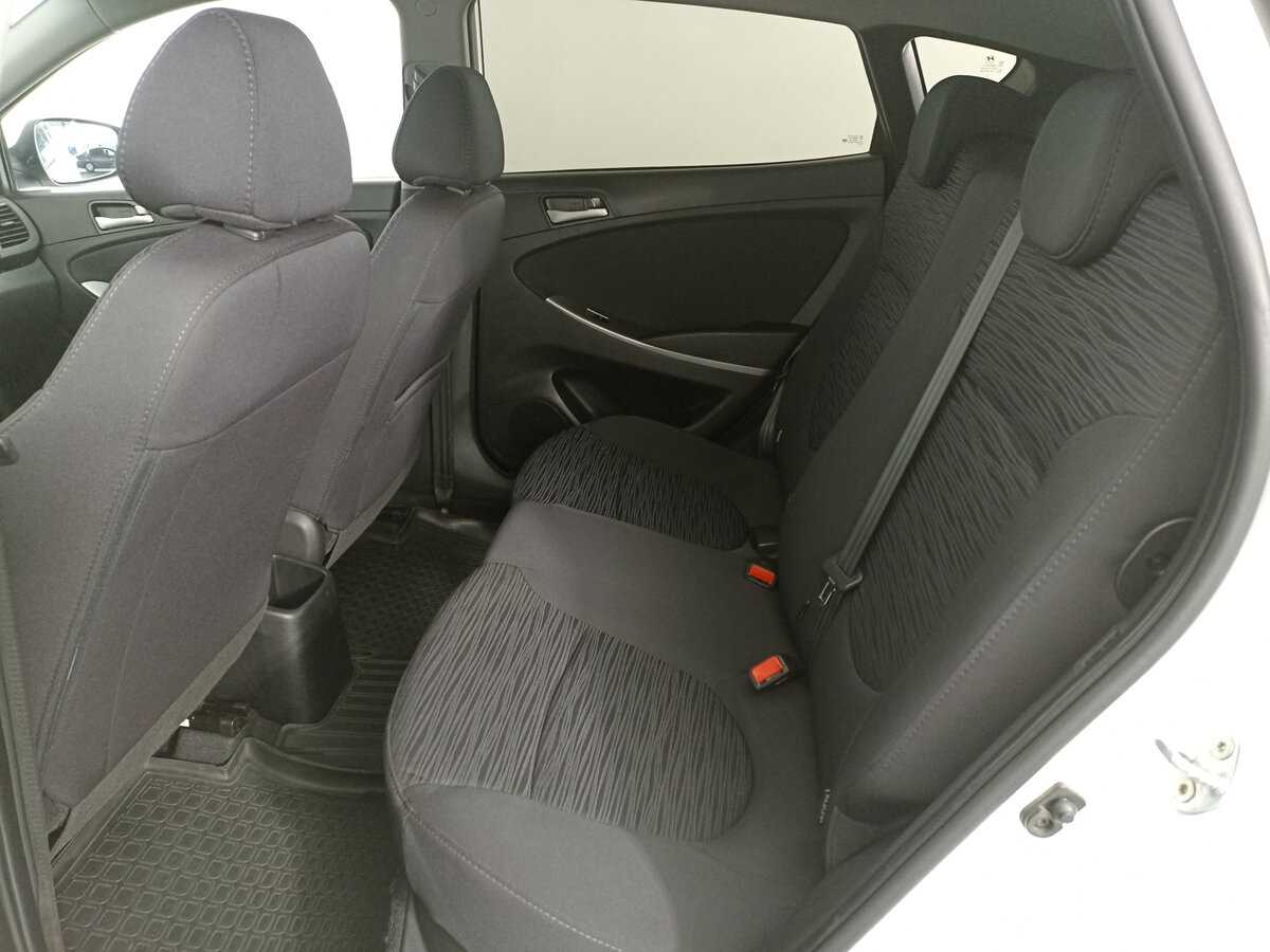 Hyundai Solaris с пробегом — 2016 год. Фото: #8