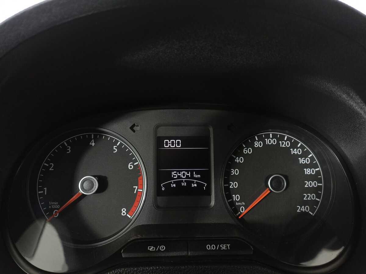 Volkswagen Polo с пробегом — 2017 год. Фото: #12