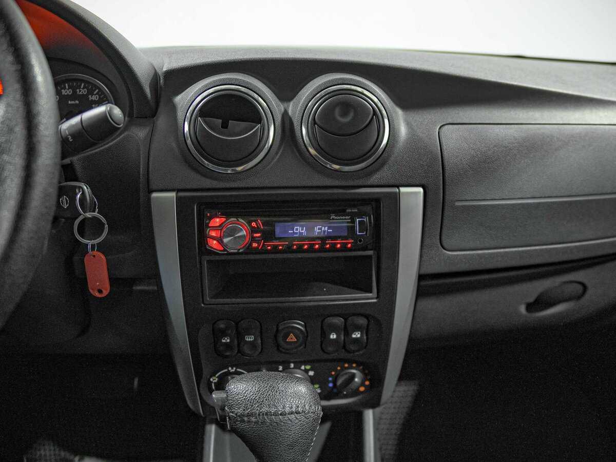 Nissan Almera с пробегом — 2014 год. Фото: #7