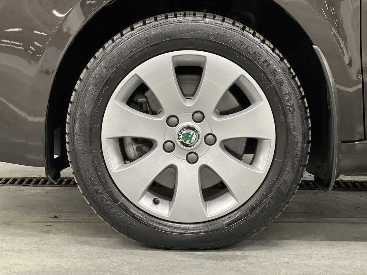 Skoda Superb с пробегом — 2013 год. Фото: #17