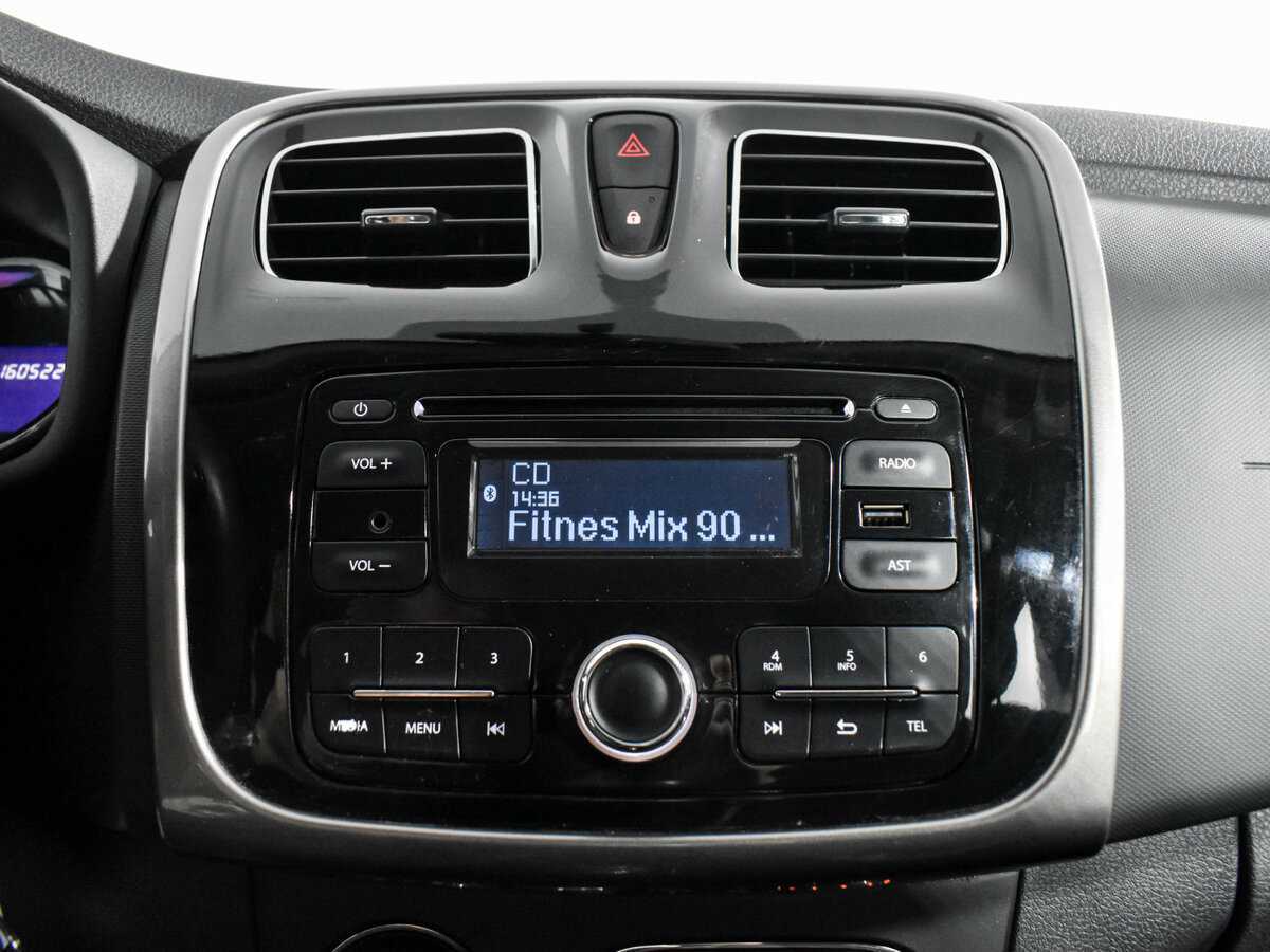 Renault Sandero с пробегом — 2017 год. Фото: #15