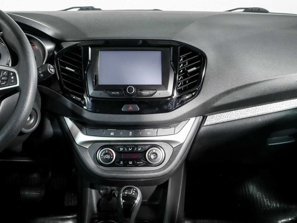 Lada (ВАЗ) Vesta с пробегом — 2018 год. Фото: #12