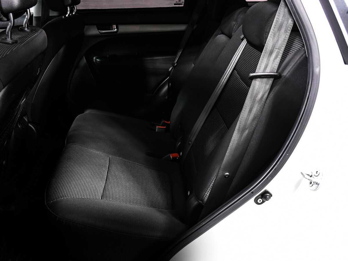 Kia Sorento с пробегом — 2013 год. Фото: #11