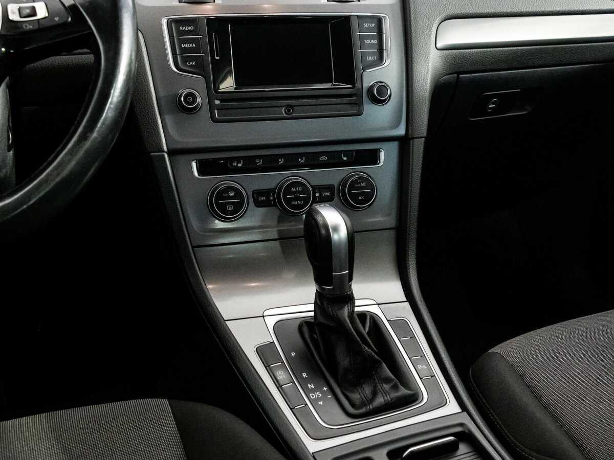 Volkswagen Golf с пробегом — 2014 год. Фото: #9