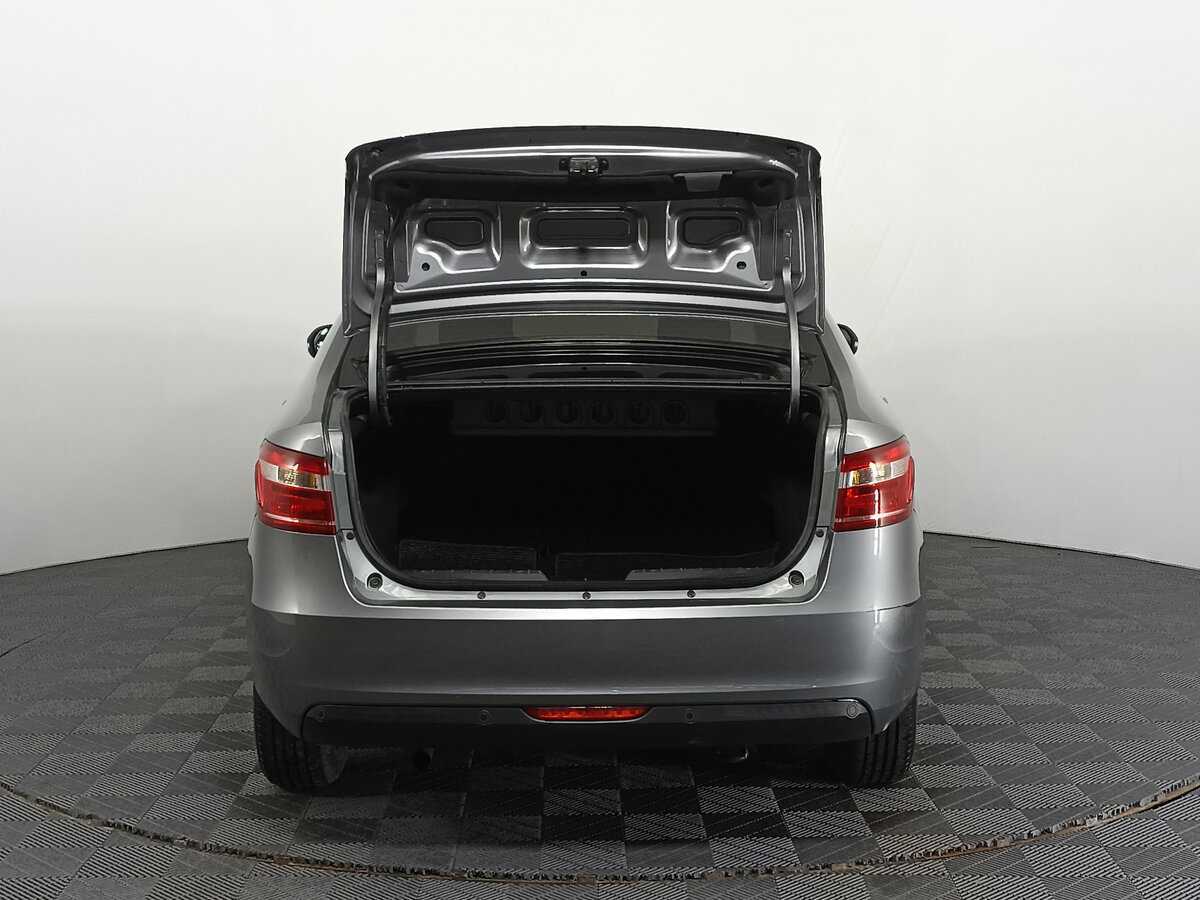 Lada (ВАЗ) Vesta с пробегом — 2018 год. Фото: #8