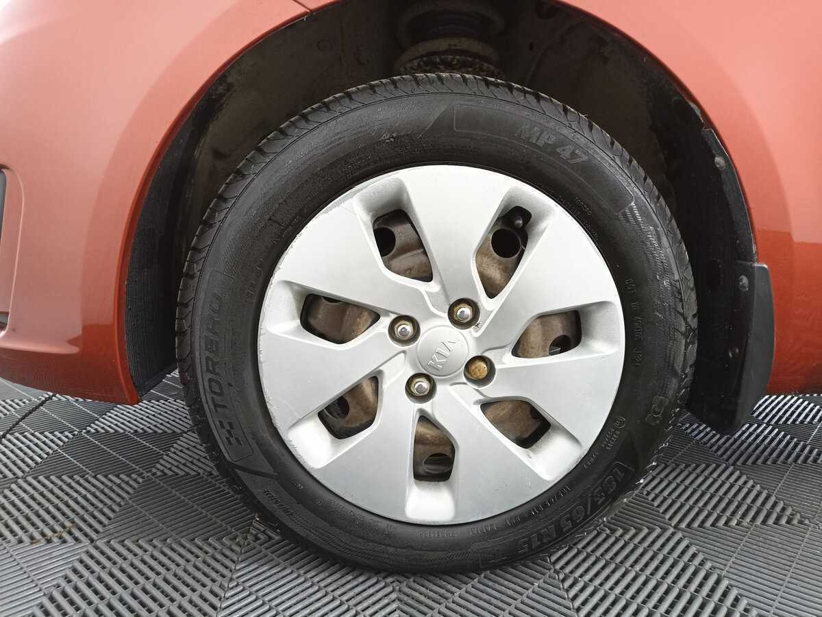 Kia Rio с пробегом — 2012 год. Фото: #16