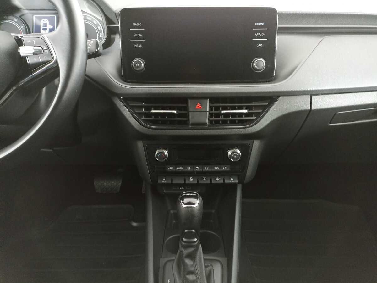 Skoda Rapid с пробегом — 2021 год. Фото: #14