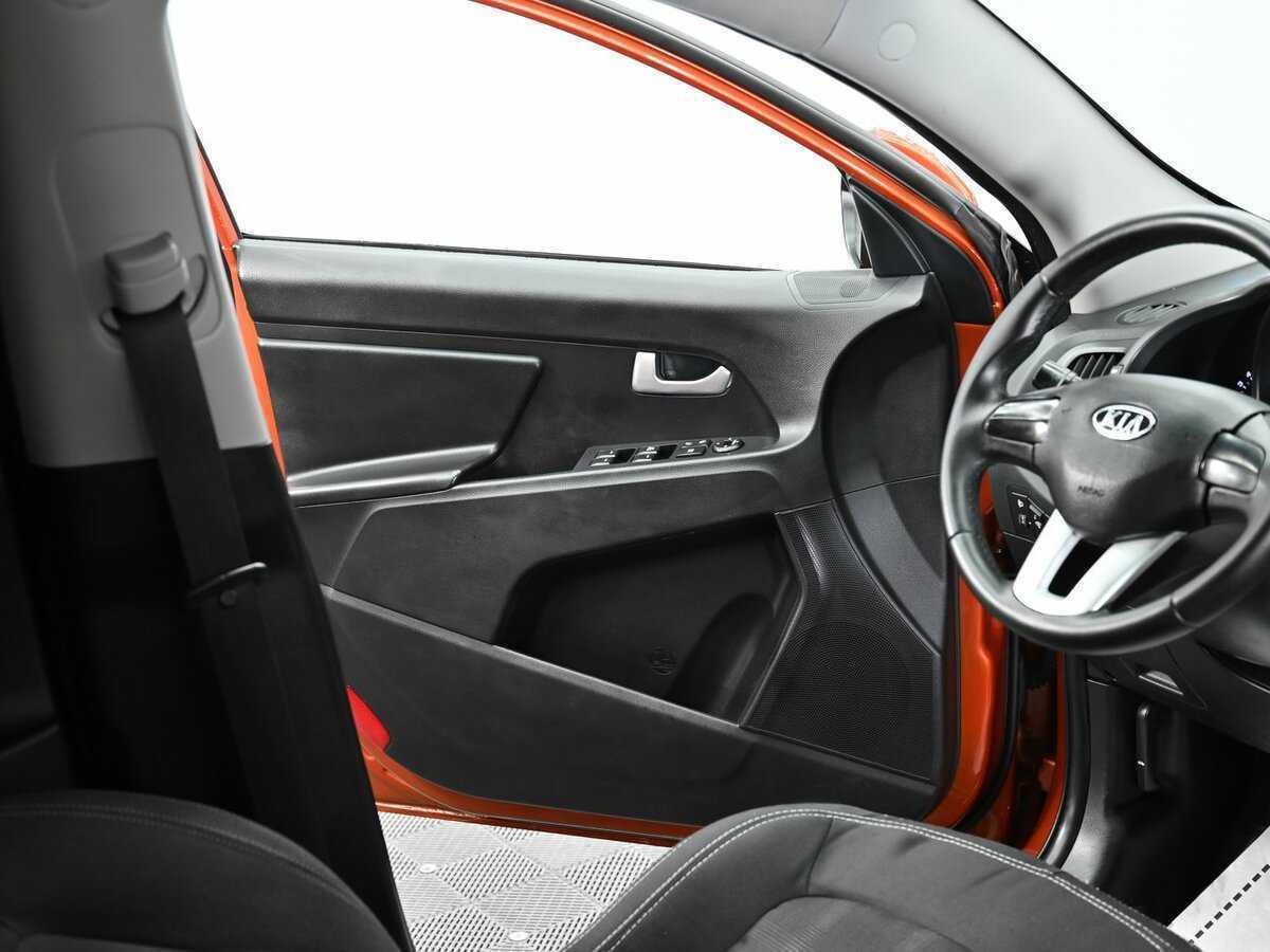 Kia Sportage с пробегом — 2012 год. Фото: #6