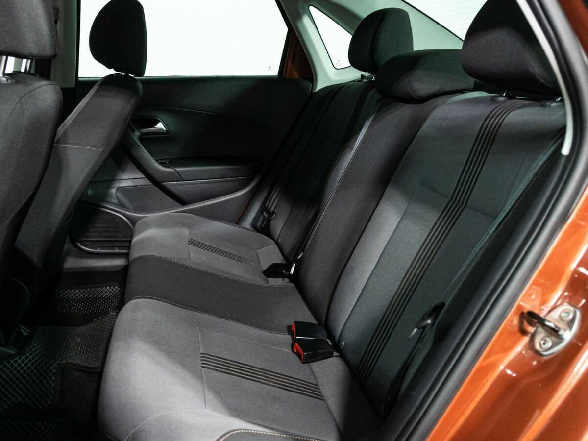 Volkswagen Polo с пробегом — 2016 год. Фото: #9