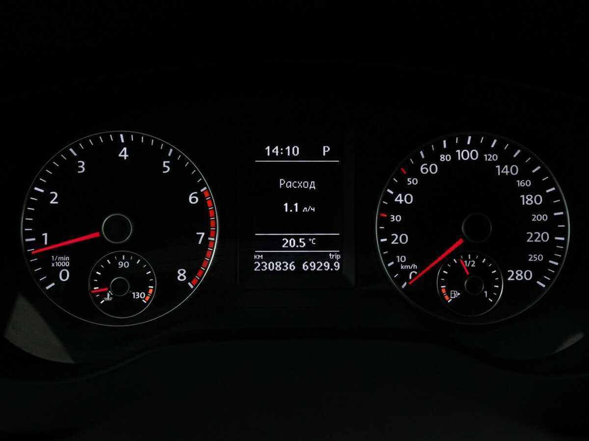 Volkswagen Jetta с пробегом — 2012 год. Фото: #11