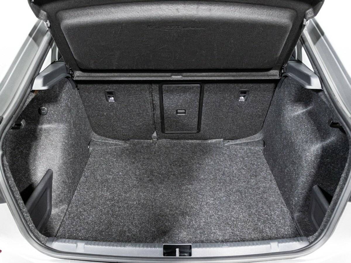 Volkswagen Polo с пробегом — 2020 год. Фото: #14