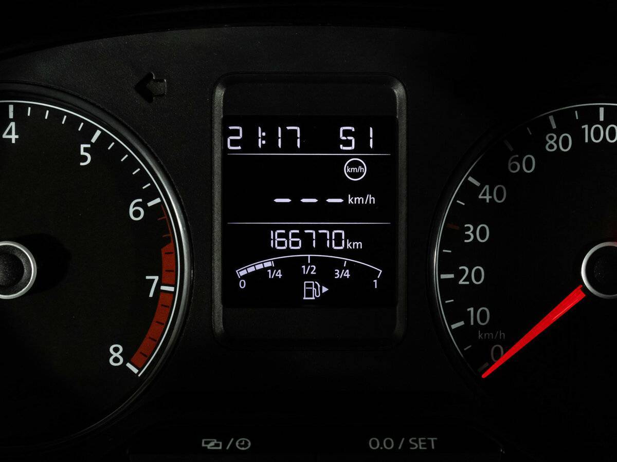 Volkswagen Polo с пробегом — 2017 год. Фото: #13