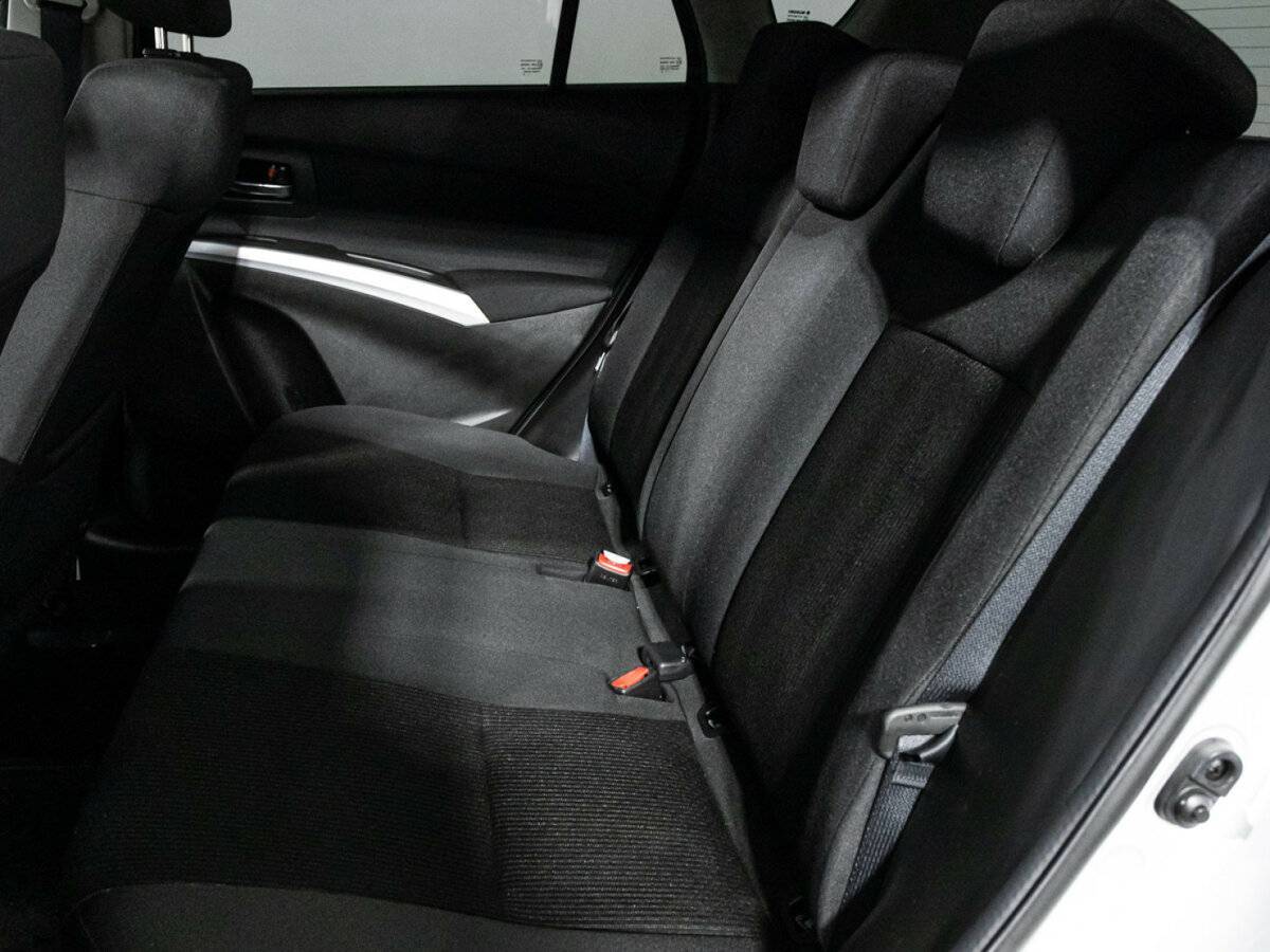 Suzuki SX4 с пробегом — 2016 год. Фото: #9