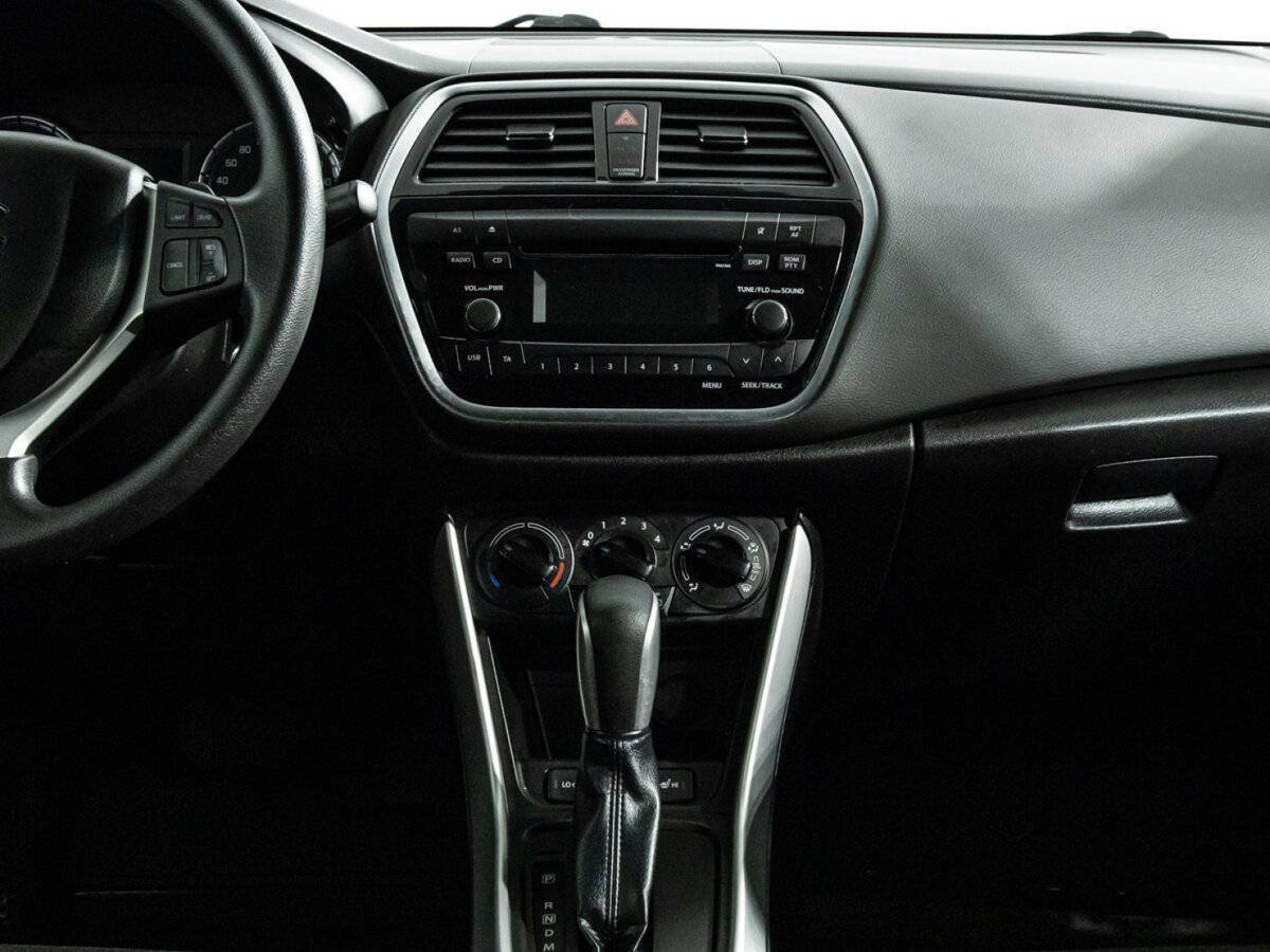 Suzuki SX4 с пробегом — 2016 год. Фото: #13