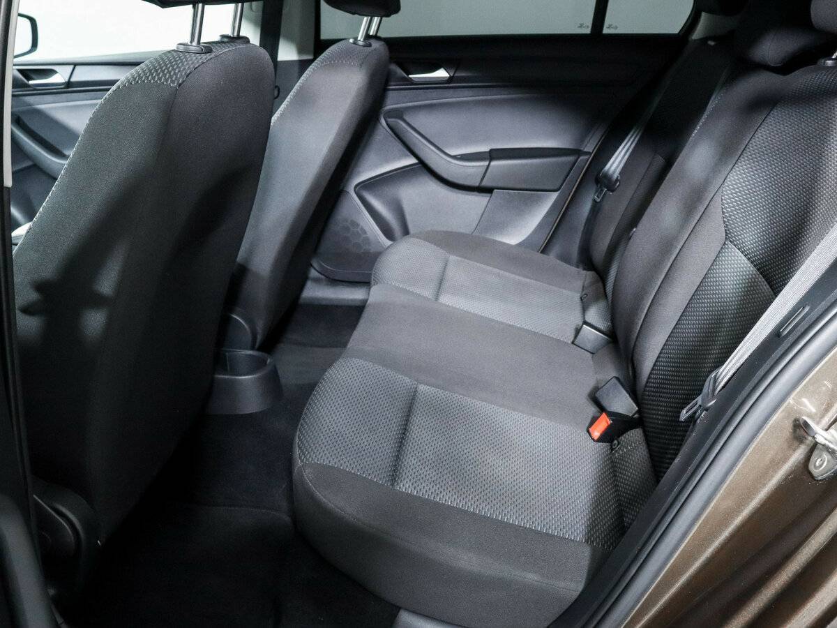 Volkswagen Polo с пробегом — 2021 год. Фото: #6