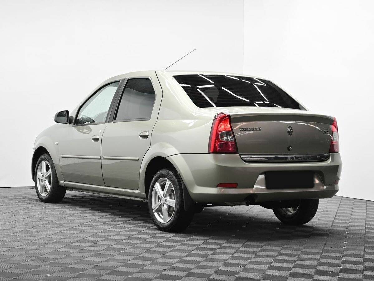 Renault Logan с пробегом — 2013 год. Фото: #2