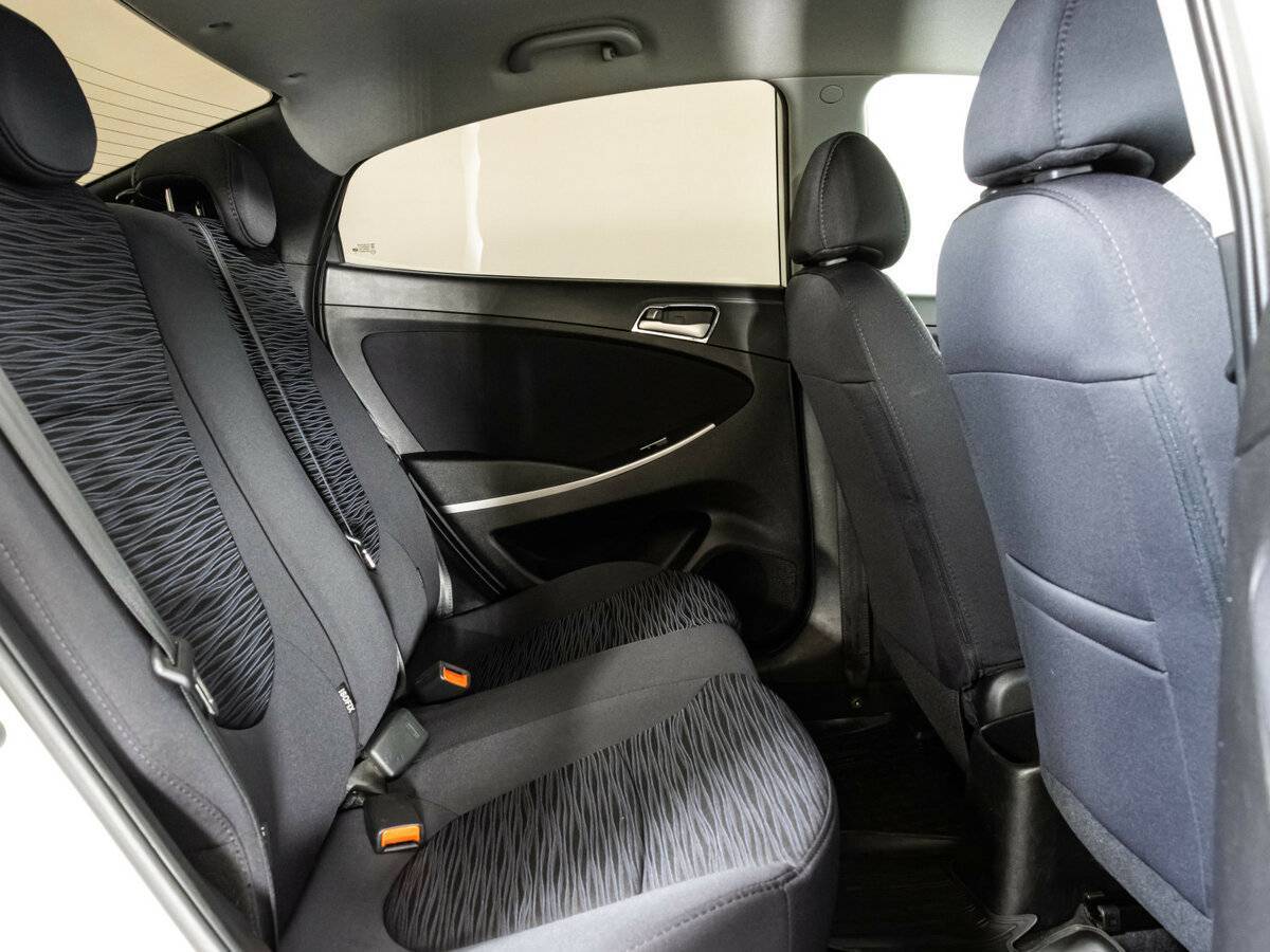 Hyundai Solaris с пробегом — 2016 год. Фото: #11