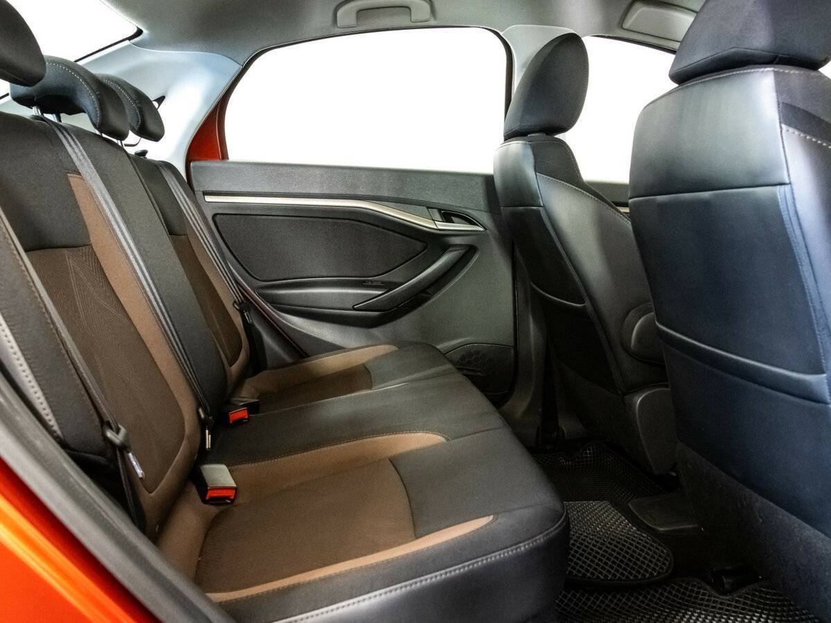 Lada (ВАЗ) Vesta с пробегом — 2016 год. Фото: #17