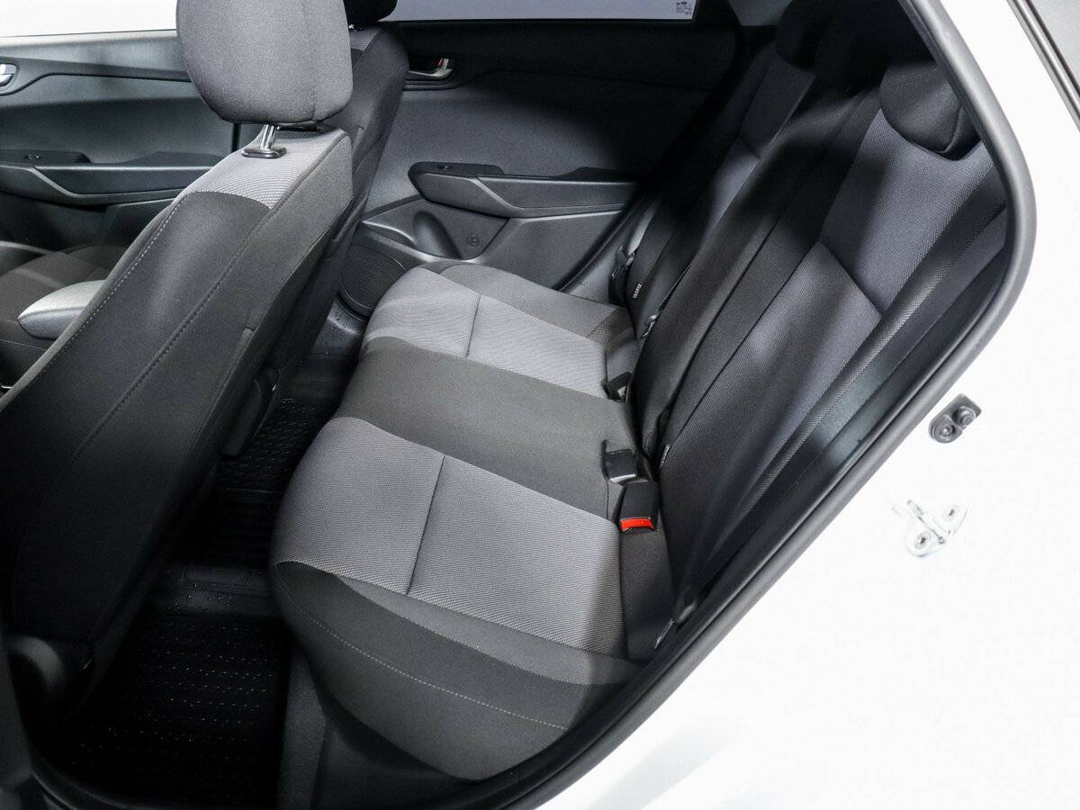 Hyundai Solaris с пробегом — 2021 год. Фото: #9