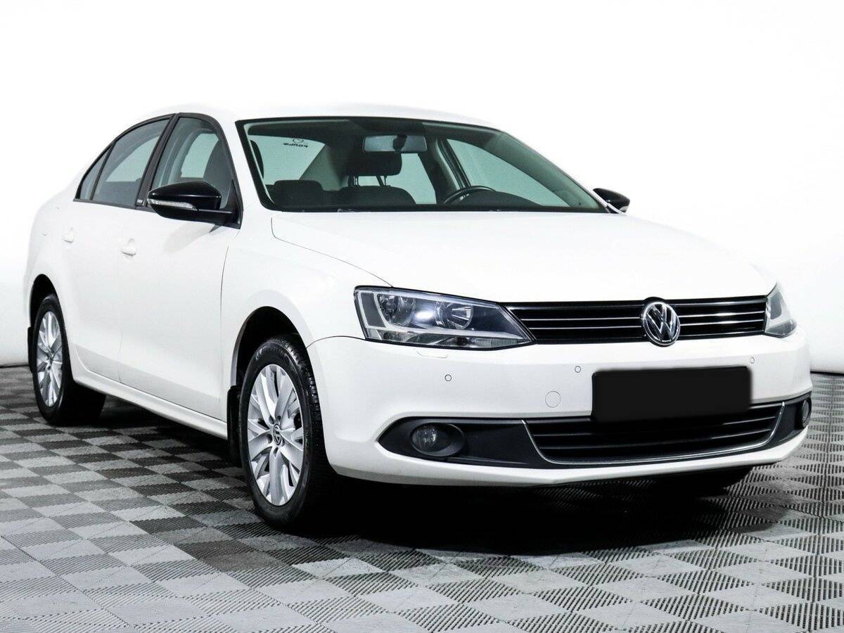 Volkswagen Jetta с пробегом — 2014 год. Фото: #2