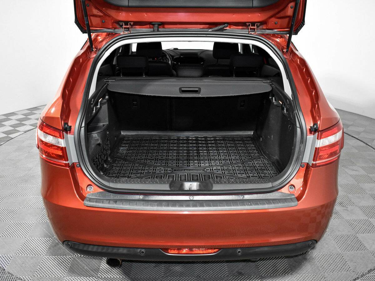 Lada (ВАЗ) Vesta с пробегом — 2018 год. Фото: #18